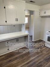 2013 N College Ave in Bethany, OK - Foto de edificio - Building Photo