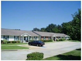 Forest Ridge Apartments in Waynesboro, GA - Building Photo