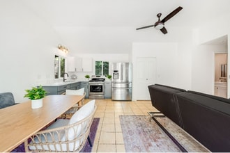 70 Hui Rd F in Lahaina, HI - Building Photo - Building Photo