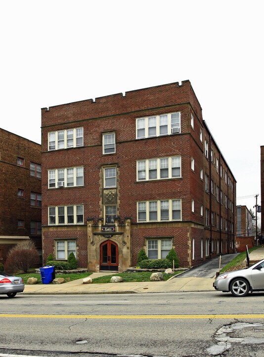 Castle in Cleveland Heights, OH - Building Photo