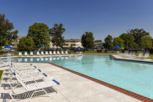 The Commons at Fallsington in Morrisville, PA - Building Photo