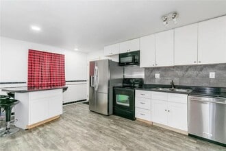 10 Lamar Dr in Jennings, MO - Building Photo - Building Photo