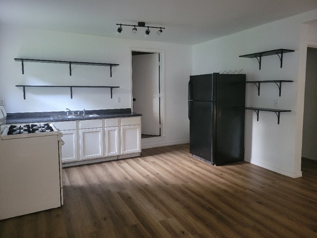 509 N Henry St in Lindale, TX - Building Photo - Building Photo