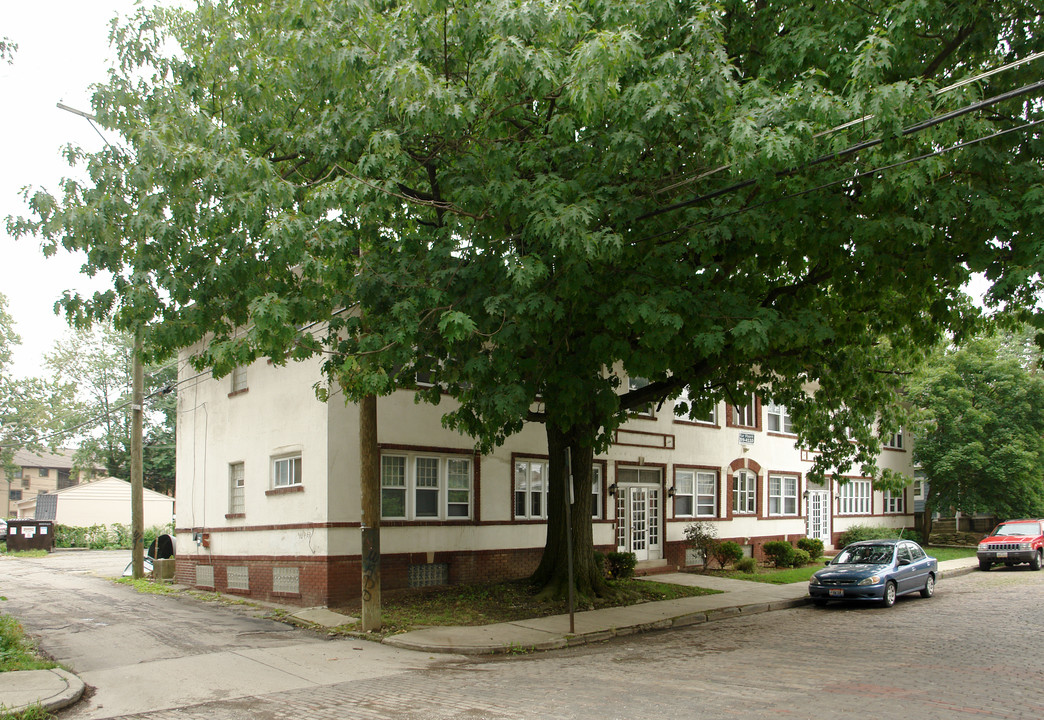 2196-2200 Waldeck Ave in Columbus, OH - Building Photo