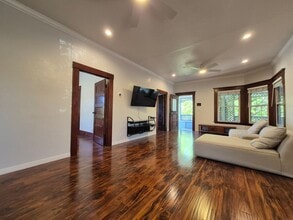 412 Steele Ln in Santa Rosa, CA - Building Photo - Building Photo