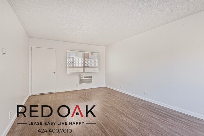 7915 Vineland Ave in Los Angeles, CA - Building Photo - Building Photo