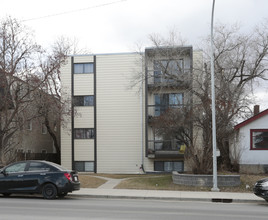 2203 14th St SW in Calgary, AB - Building Photo - Building Photo