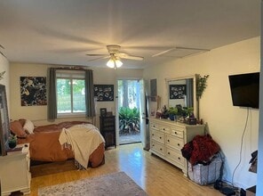 145 Mell St, Unit F in Athens, GA - Foto de edificio - Building Photo