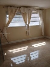 180 NE 12th Ave in Hallandale Beach, FL - Building Photo - Building Photo