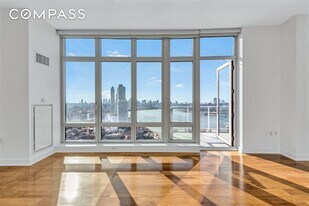 2 N 5th St in Brooklyn, NY - Building Photo