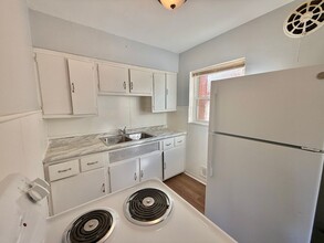 1639 Anita Pl-Unit -1 in Cincinnati, OH - Building Photo - Building Photo