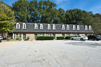 Castlegate Townhomes in Buford, GA - Foto de edificio - Building Photo