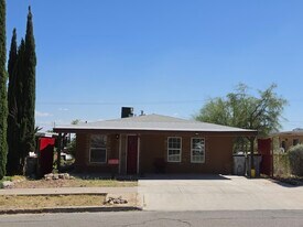 2422 Copper Ave in El Paso, TX - Building Photo
