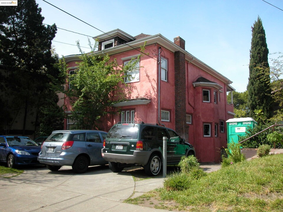 2642 College Ave in Berkeley, CA - Building Photo