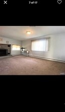 11 Lakeside Blvd, Unit B in Hopatcong, NJ - Building Photo - Building Photo