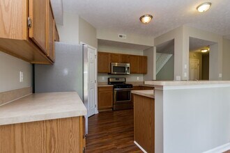 7224 English Birch Ln in Indianapolis, IN - Foto de edificio - Building Photo