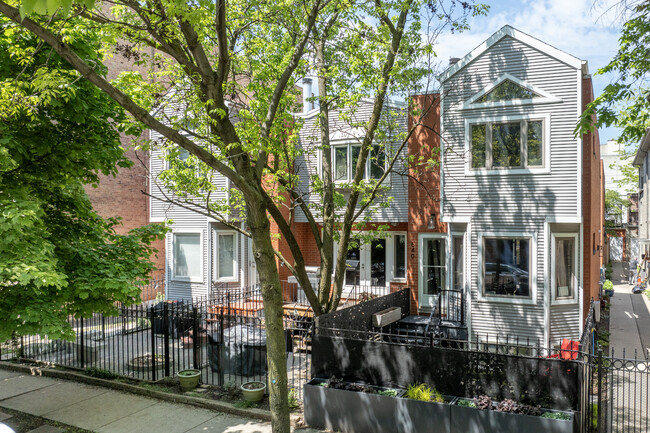 640 W Schubert AVE in Chicago, IL - Foto de edificio - Building Photo
