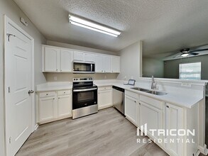 3598 Brookstone Way in Union City, GA - Building Photo - Building Photo