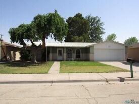 1707 W Currier Ave in Artesia, NM - Building Photo