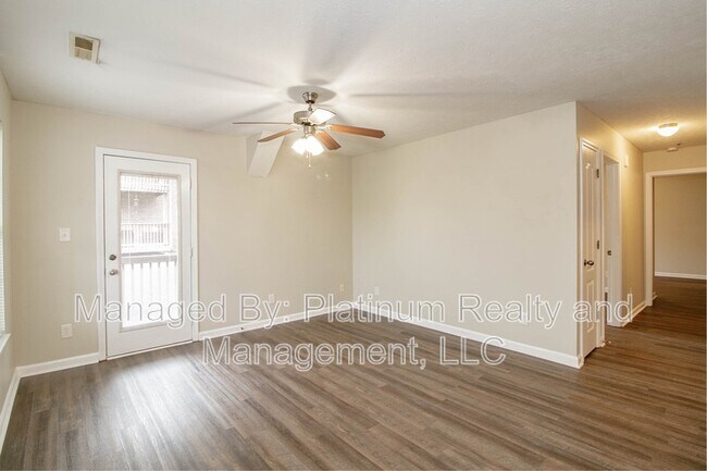1640 Golf Club Ln in Clarksville, TN - Building Photo - Building Photo