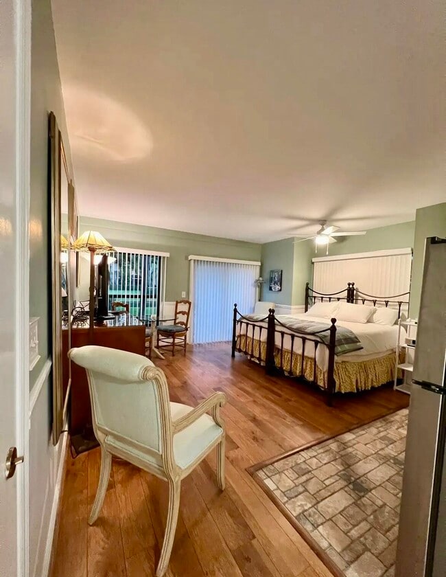 property at 11863 Wimbledon Cir