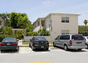 16-20 Zamora Ave in Coral Gables, FL - Building Photo - Building Photo