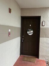 9777 Nob Hill Ct in Sunrise, FL - Foto de edificio - Building Photo