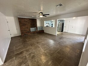 11204 N Stratford Dr in Oklahoma City, OK - Building Photo - Building Photo