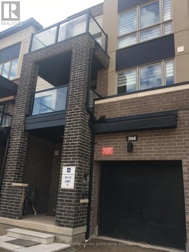 3068 Cascade Common in Oakville, ON - Building Photo - Building Photo