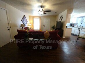 203 2nd St N in Pflugerville, TX - Building Photo - Building Photo