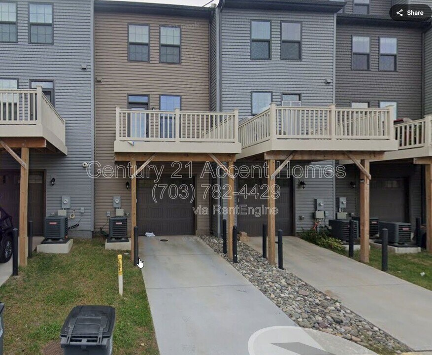 2654 Jetstream Rd in Herndon, VA - Building Photo