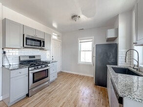 5610 N Western Ave in Chicago, IL - Building Photo - Building Photo