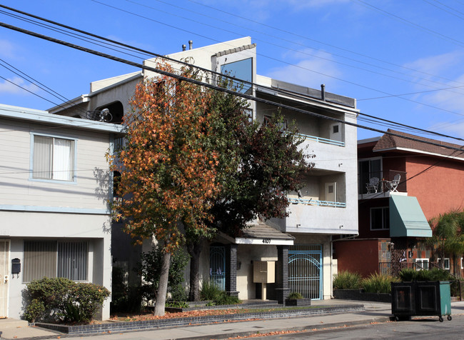 4107 E 10th St in Long Beach, CA - Building Photo - Building Photo