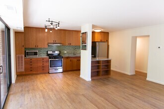 511 1st St N, Unit 314 in Charlottesville, VA - Building Photo - Building Photo