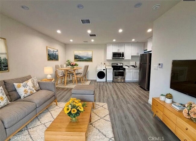 10941 Oro Vista Ave in Los Angeles, CA - Building Photo - Building Photo
