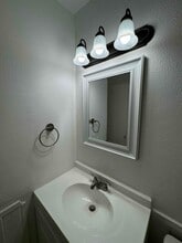 515 UTA Blvd, Unit 205 in Arlington, TX - Building Photo - Building Photo