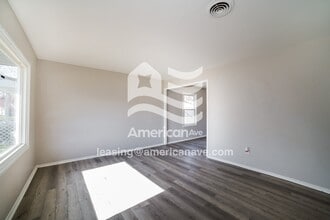 1609 Koch St in Pekin, IL - Foto de edificio - Building Photo