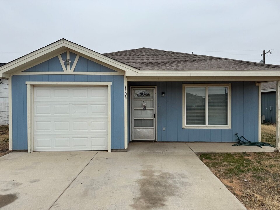 1506 E Auburn St in Lubbock, TX - Building Photo