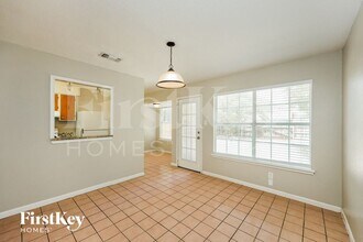 523 Pinehurst Blvd in San Antonio, TX - Building Photo - Building Photo