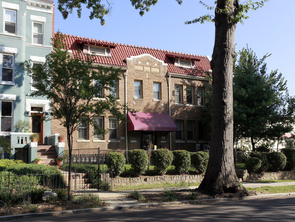 1111 Lamont St NW in Washington, DC - Building Photo