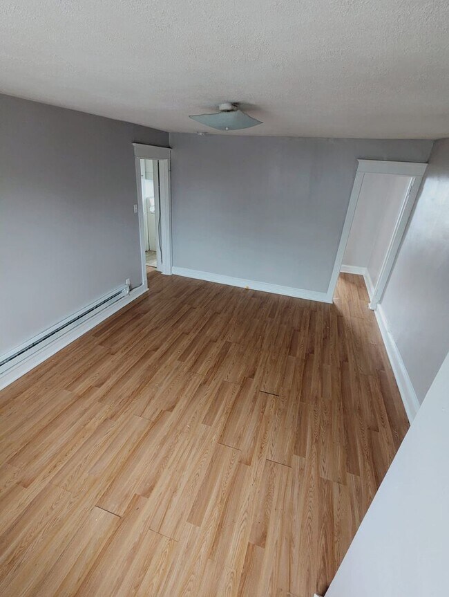 239 Long Ln in Upper Darby, PA - Building Photo - Building Photo