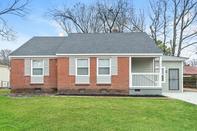 property at 3204 Clarendon Rd