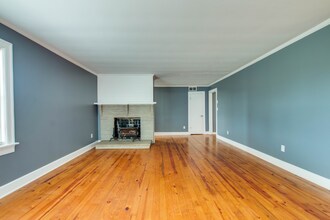 8830 Manchester Pike in Christiana, TN - Foto de edificio - Building Photo