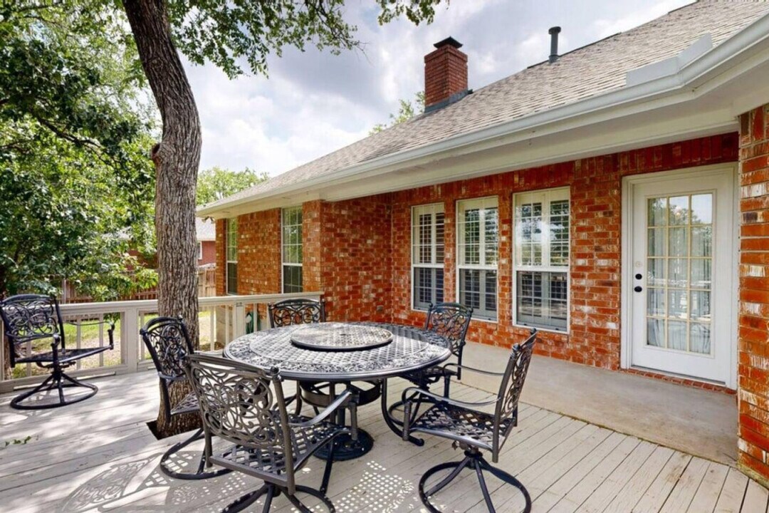 1803 Fernhaven Cir in College Station, TX - Building Photo