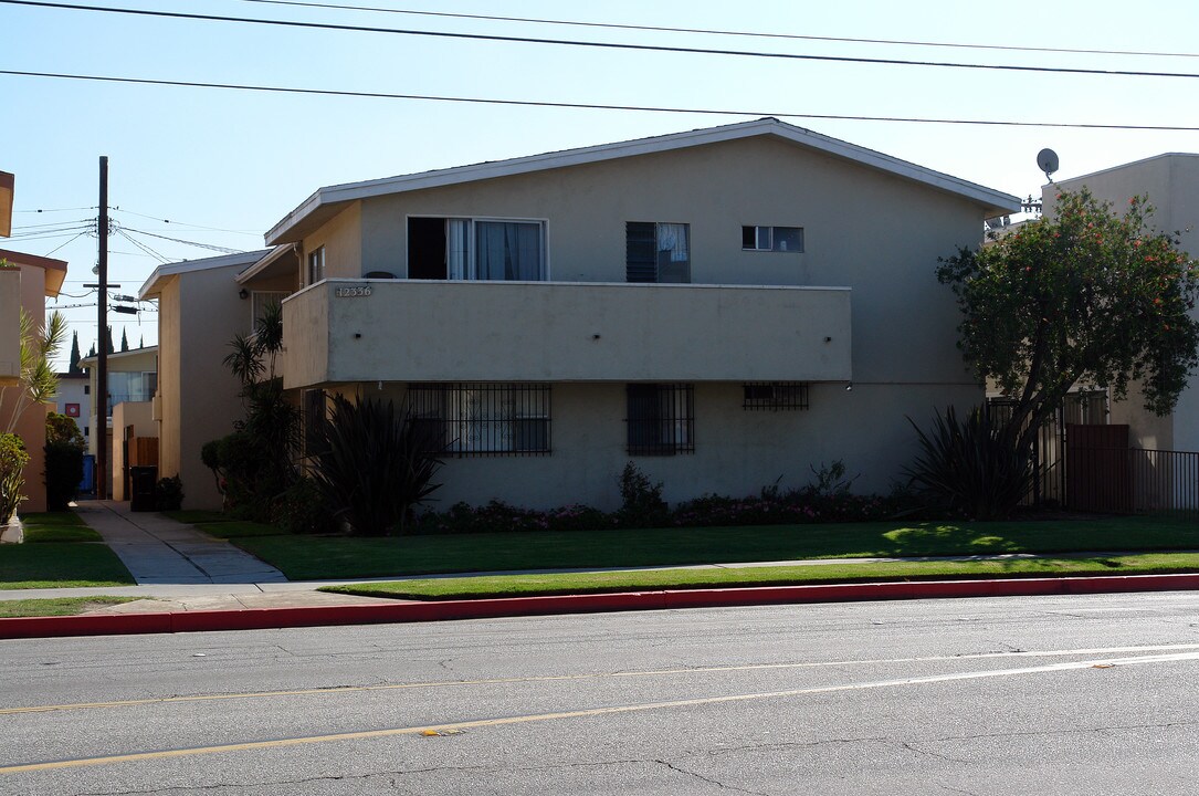 12336 Inglewood Ave in Hawthorne, CA - Building Photo