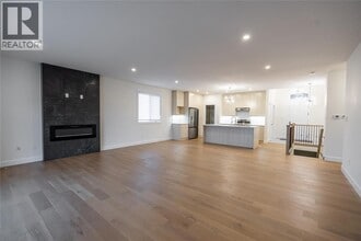 280 Stathis Blvd in Sarnia, ON - Building Photo - Building Photo