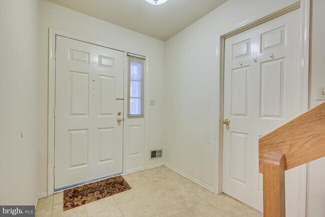 112 Appletree Ct in Monmouth Junction, NJ - Building Photo - Building Photo