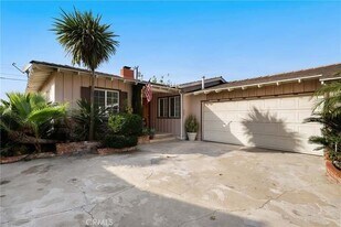 411 Parsons St in La Habra, CA - Building Photo
