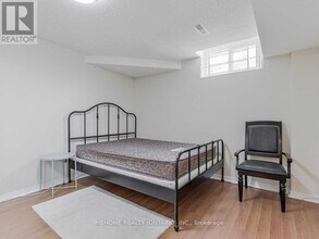 4 Wincanton Rd in Markham, ON - Building Photo - Building Photo