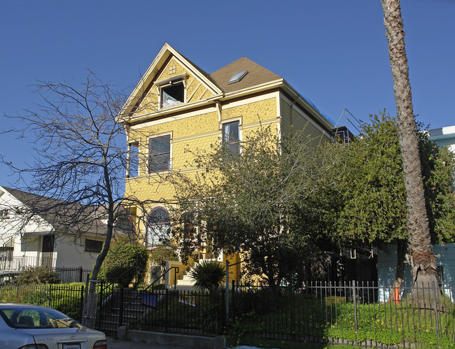 1629-1633 Myrtle St in Oakland, CA - Foto de edificio - Building Photo